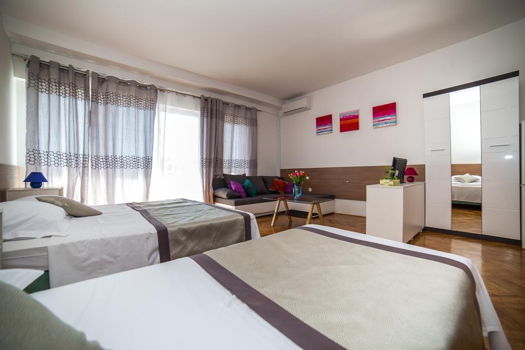 Holiday Home White House Podstrana Esterno foto
