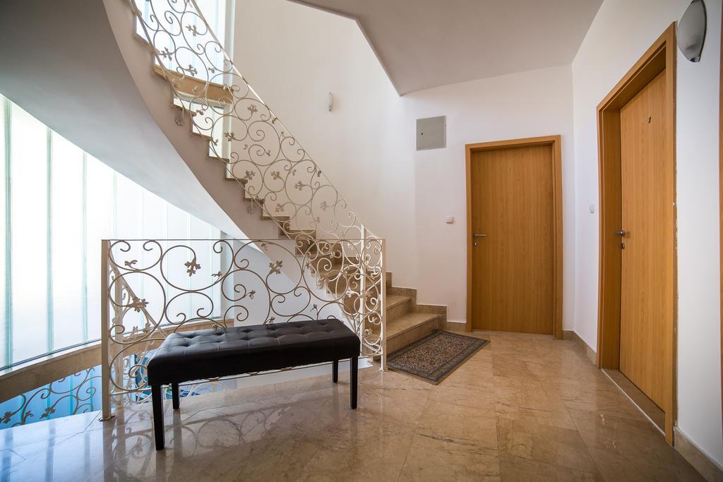 Holiday Home White House Podstrana Esterno foto