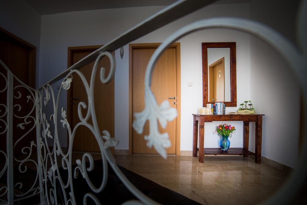 Holiday Home White House Podstrana Esterno foto